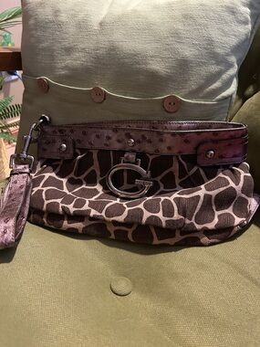 Guess Brown & Cream Giraffe-Print Wristlet Clutch